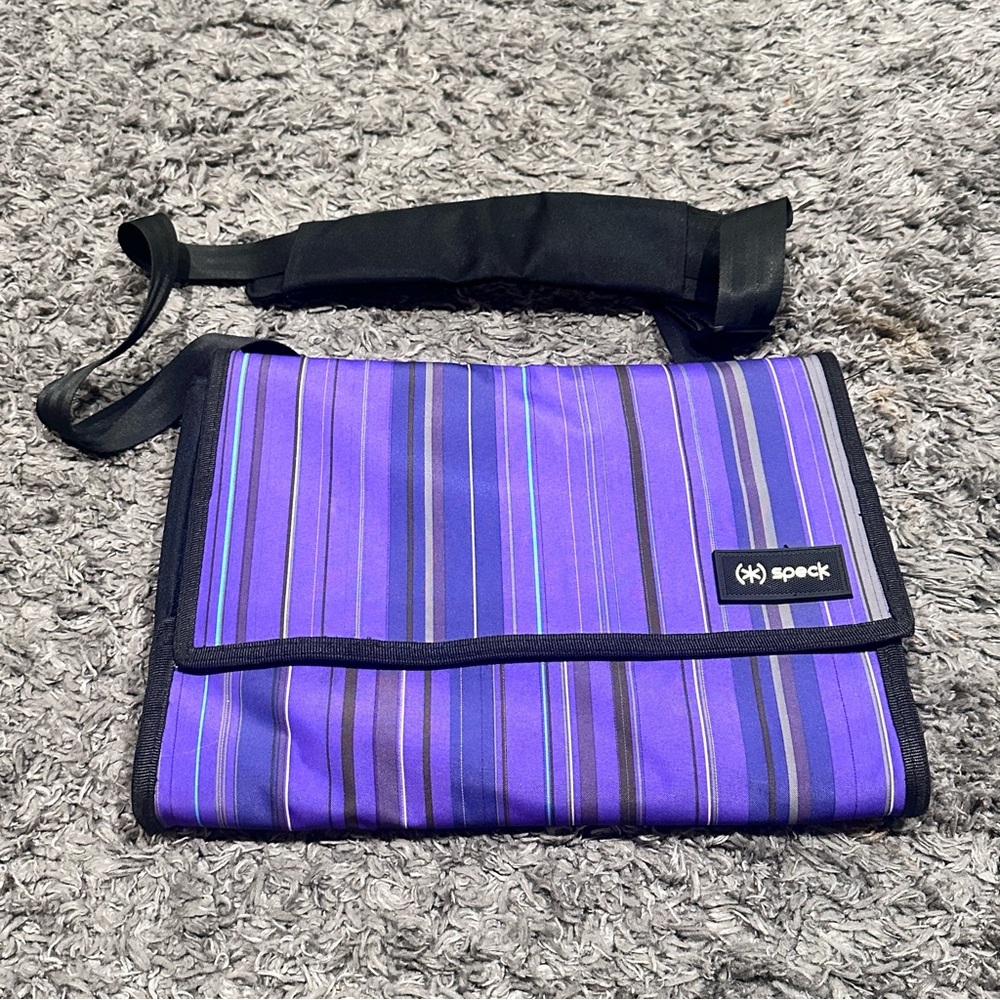 3/$15 Speck Tuck Pack  Laptop Bag in Purple and Black Stripes 13”